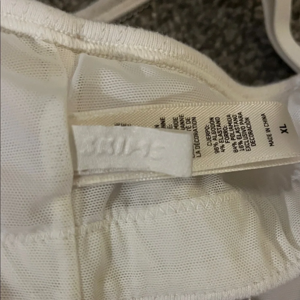 SKIMS White Pointelle scoop neck bralette - Picture 7 of 7